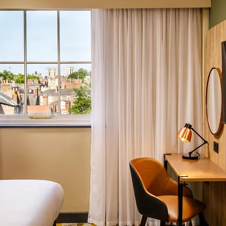 Отель Ibis Styles Centre 3*