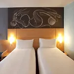 Ibis Styles Centre 3*