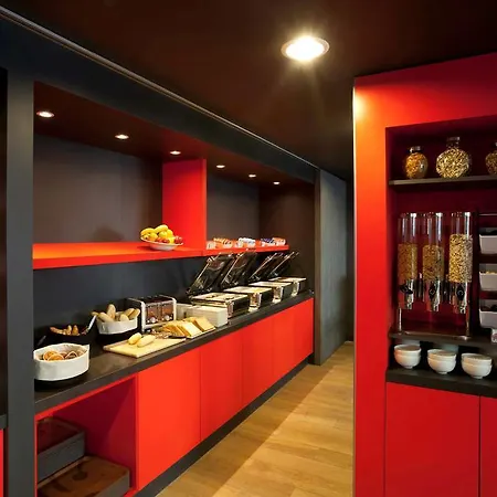 Ibis Styles Centre 3*