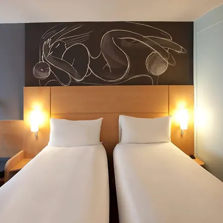 Ibis Styles Centre 3*